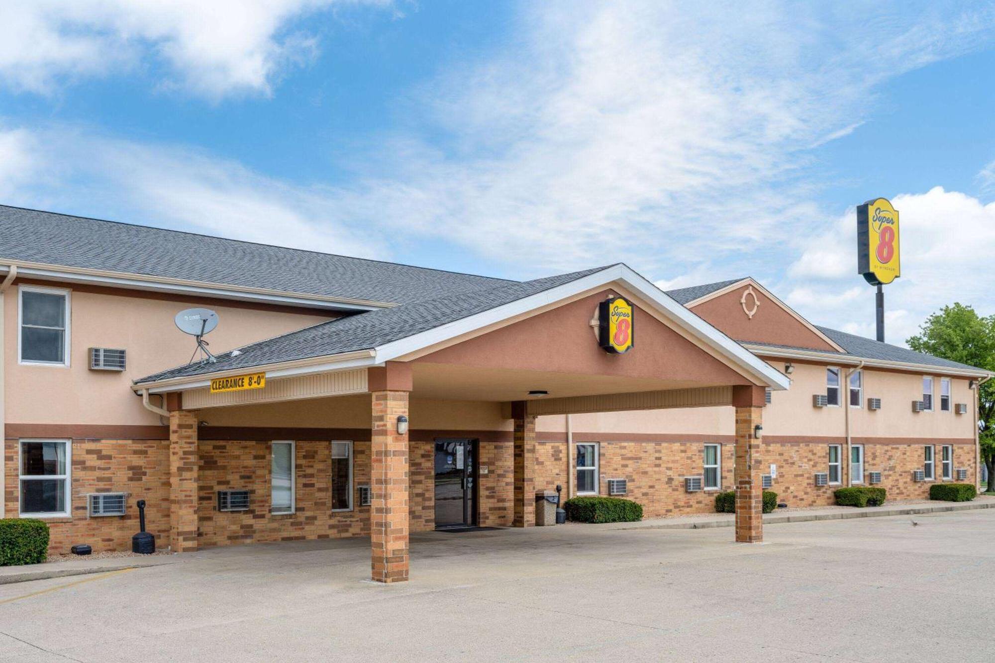 Hotel Super 8 By Wyndham Mattoon Exterior foto