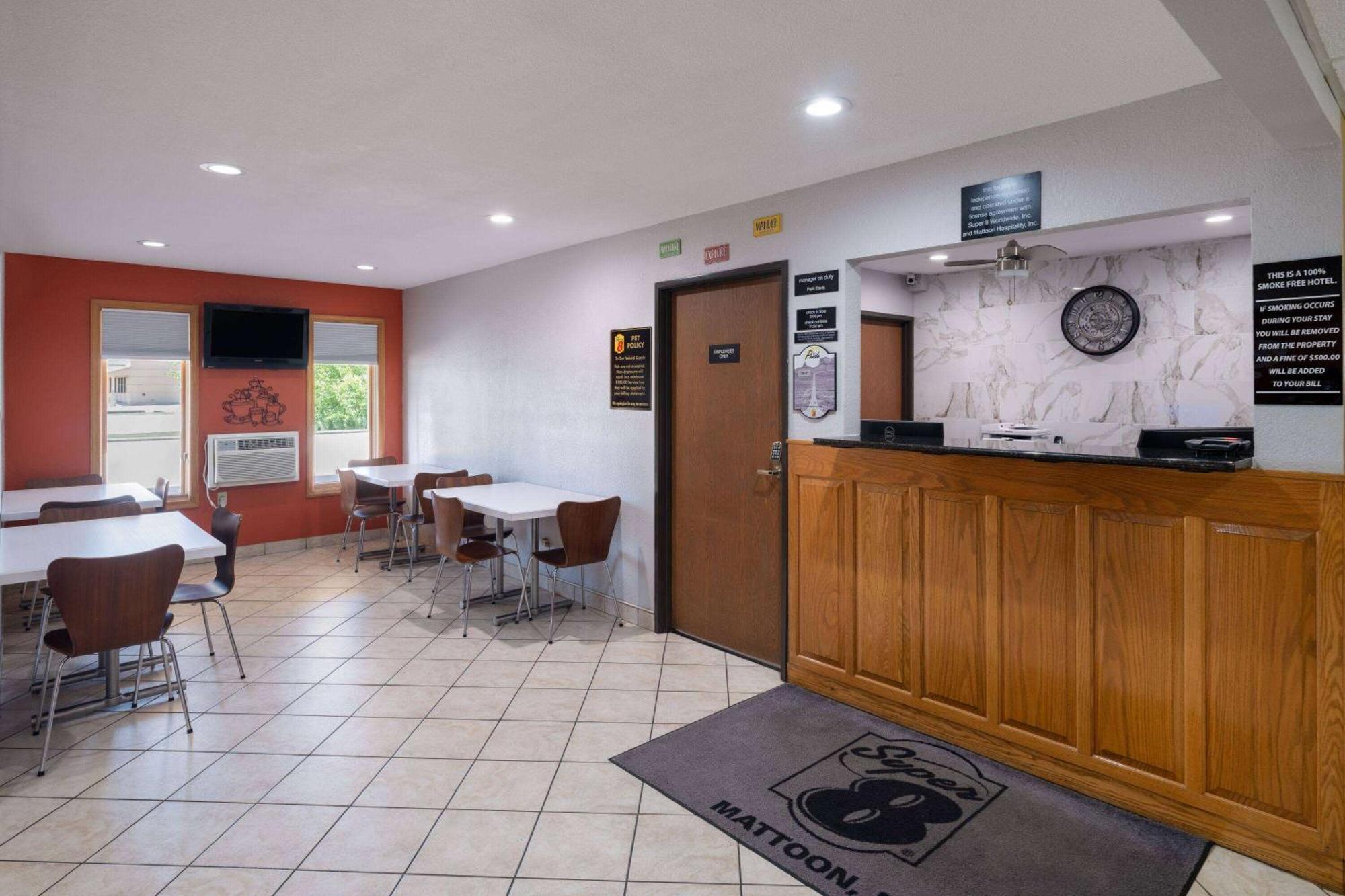 Hotel Super 8 By Wyndham Mattoon Exterior foto